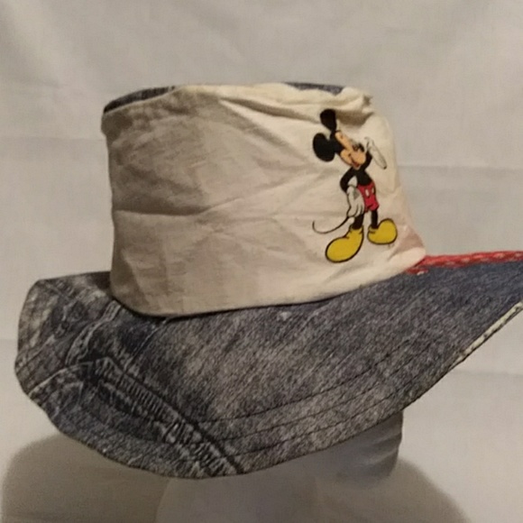 Walt Disney Productions Other - Walt Disney Bucket Hat